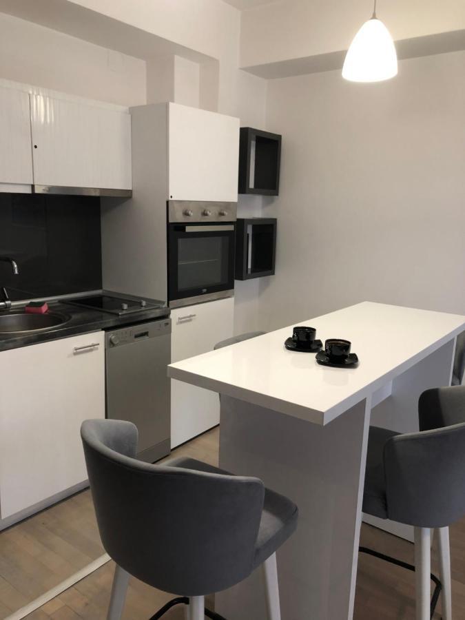 Cozy Apartment In The City Center Skopje Esterno foto