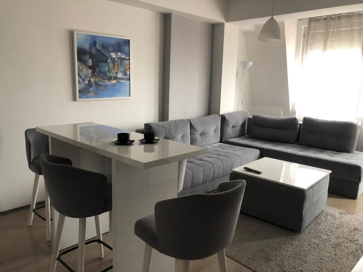 Cozy Apartment In The City Center Skopje Esterno foto