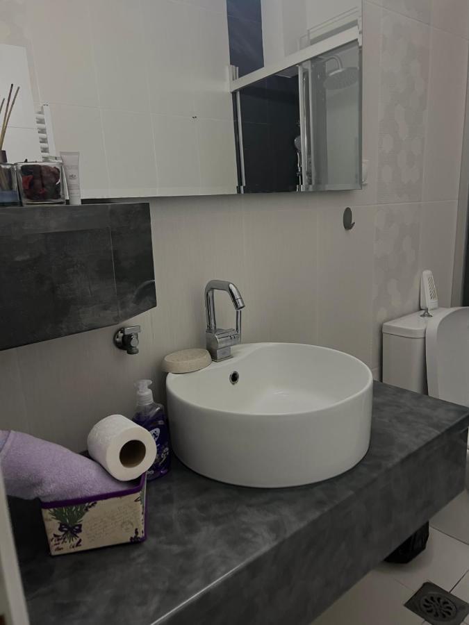 Cozy Apartment In The City Center Skopje Esterno foto
