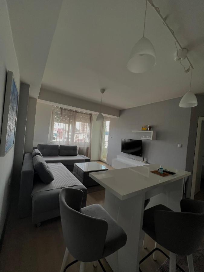 Cozy Apartment In The City Center Skopje Esterno foto